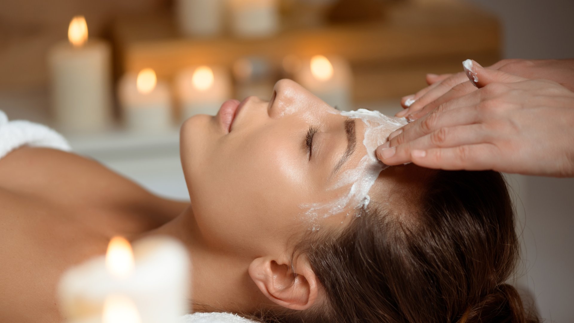 Botanical glow facial treatment by candlelight
